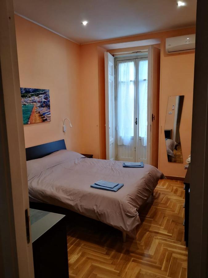 Casa Cupiello Via Chiaia - Casa Vacanze Ad Uso Esclusivo Napoli Bagian luar foto