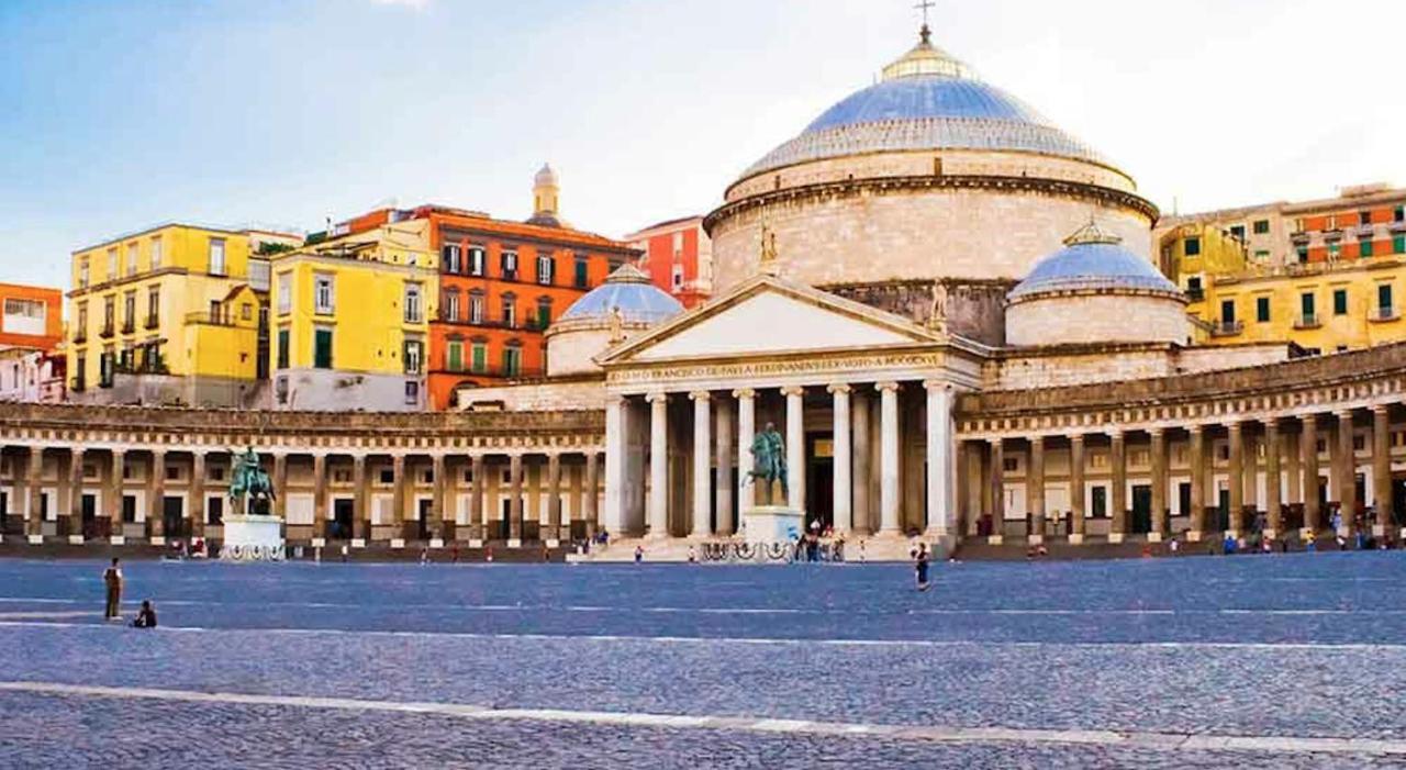 Casa Cupiello Via Chiaia - Casa Vacanze Ad Uso Esclusivo Napoli Bagian luar foto
