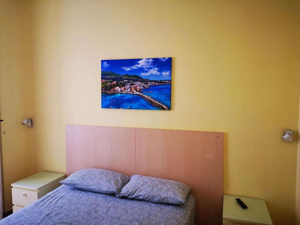 Casa Cupiello Via Chiaia - Casa Vacanze Ad Uso Esclusivo Napoli Bagian luar foto